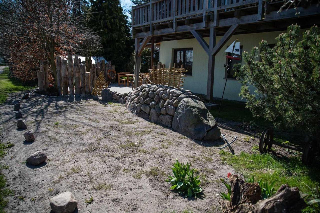 3-R-Ferienwohnung-Fuer-4-Personen-In-Schaprode-Auf-Ruegen-Zi3 Exterior photo